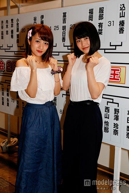 高橋みなみ、横山由依(C)AKS