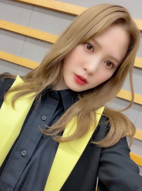 BTS「Butter」ダンスカバー時の衣装姿の加藤史帆／加藤史帆公式ブログより