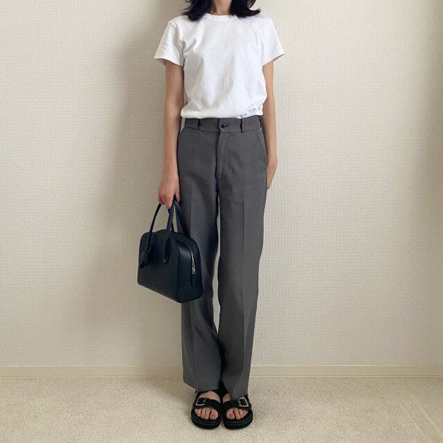 ユニクロ　クルーネックT（半袖）　パンツ　コーデ