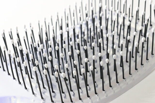 立てられる乾きやすいブローブラシ　ピン