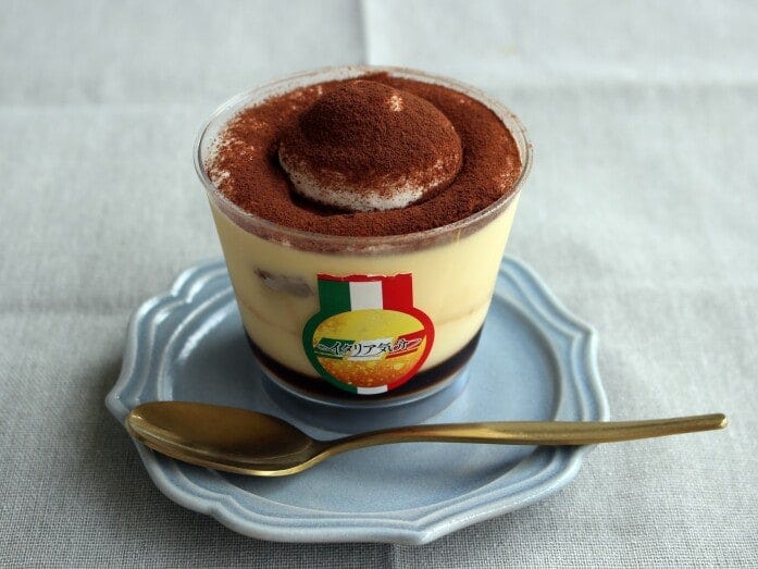 見た目はシンプルなティラミス