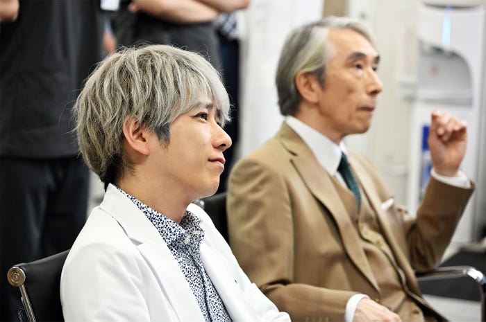 二宮和也、段田安則「ブラックペアン シーズン2」第6話より(C)TBS