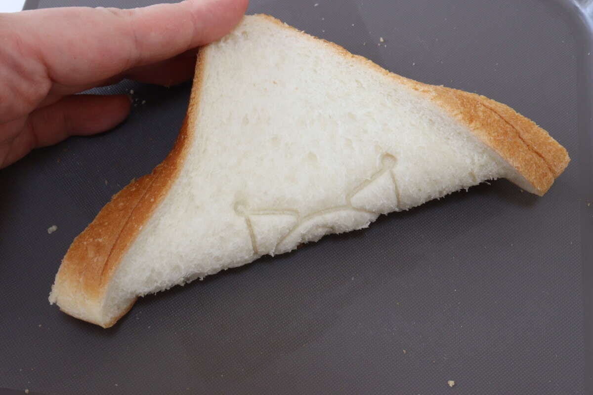 スタンプ付きサンドイッチメーカーKU　食パン1枚の場合