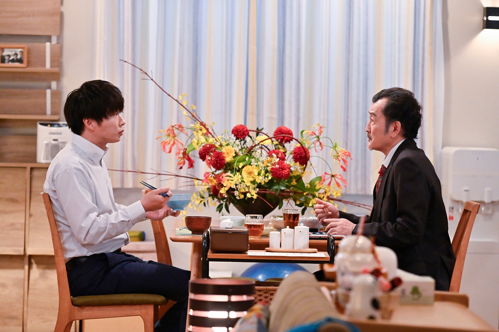 田中圭、吉田鋼太郎「おっさんずラブ-リターンズ-」第1話（C）テレビ朝日