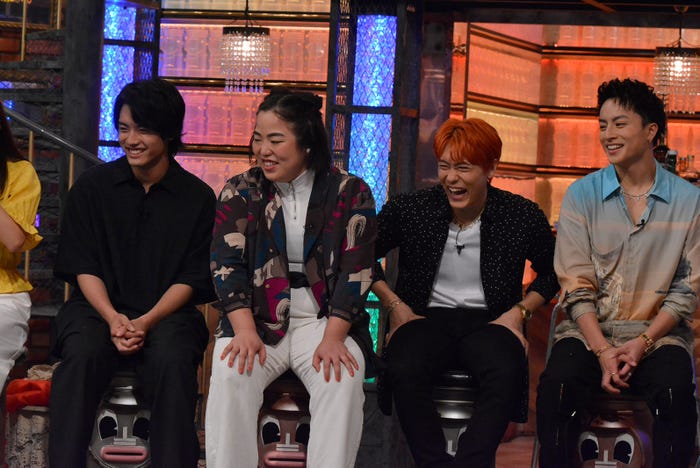 赤楚衛二、ゆりやんレトリィバァ、中務裕太、白濱亜嵐(C)読売テレビ