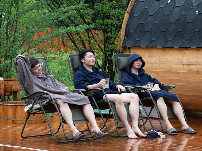 石井、新山、中村海人(C)高知放送