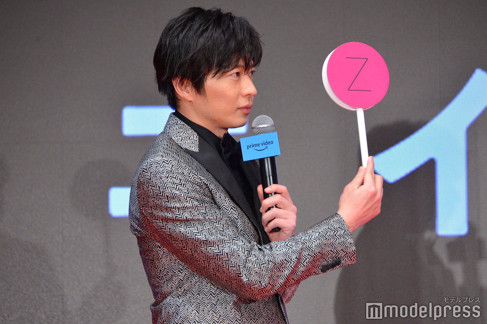 「Z」をアピールし続ける田中圭（C）モデルプレス