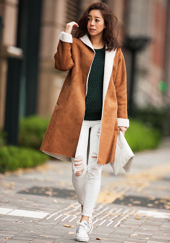 バラエティケーブル編みプルオーバー+ハードブロークン　カラースキニーパンツ「STYLEST」6,950円（税別）／画像提供：STYLEST