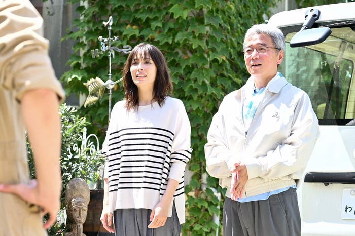 広瀬アリス、尾美トシノリ「マイ・セカンド・アオハル」第1話より(C)TBS