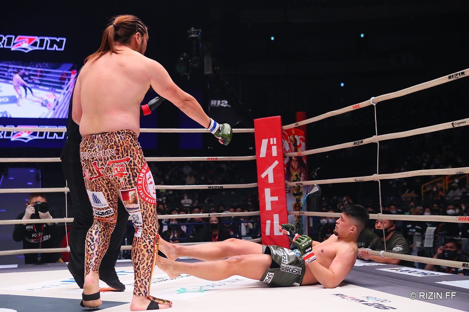 シバターVSHIROYA（C）RIZIN FF