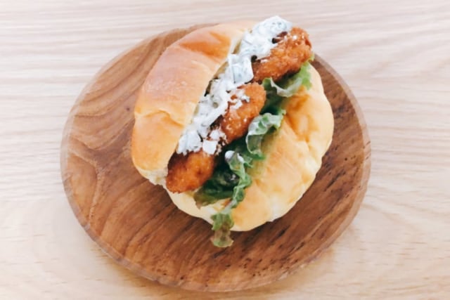 業務スーパー　鶏屋さんの冷凍チキンカツサンド