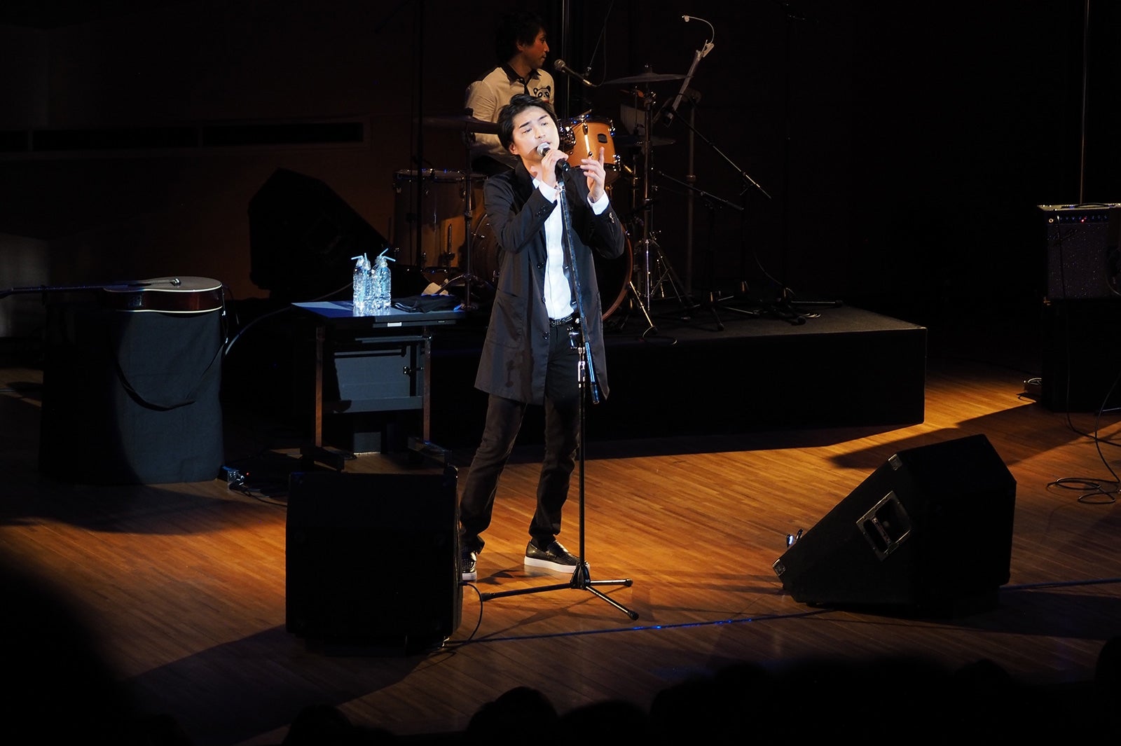 西浦秀樹／ライブ「Gratitude（グラッチュード）2016」より（画像提供：所属事務所）