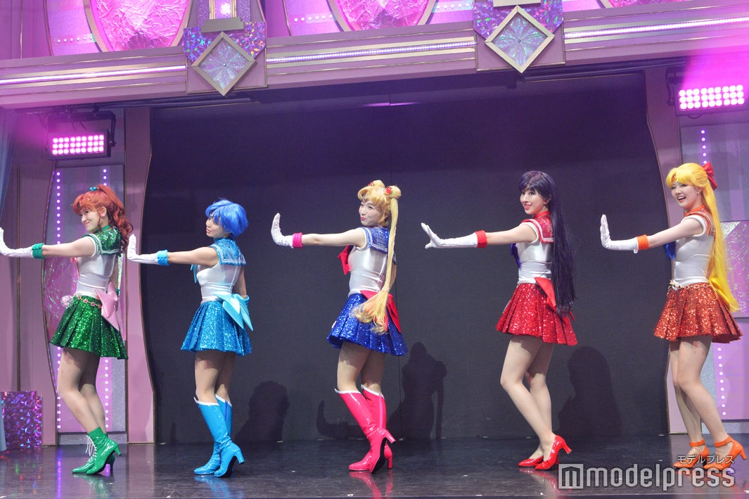 セーラー戦士5人のダンスは息ピッタリ（C）モデルプレス