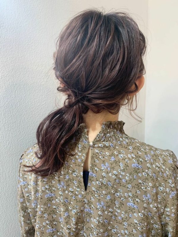 インナーカラー ポニーテール特集 カラーを活かしてトレンドを押さえたおしゃれヘア モデルプレス