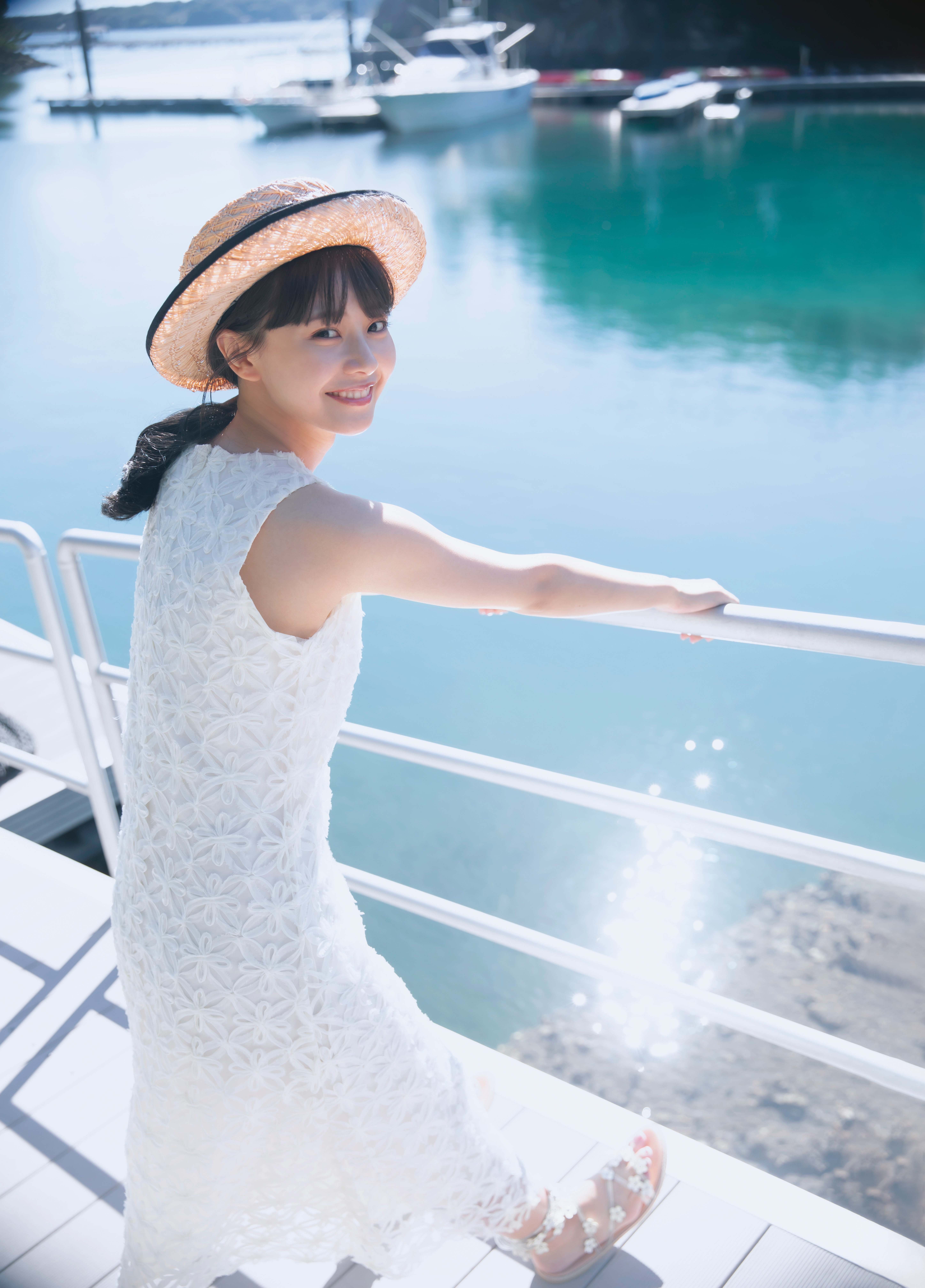 椛島光「椛島光カレンダー 2024.1ー2025.3」先行イメージカット／撮影：三宮幹史