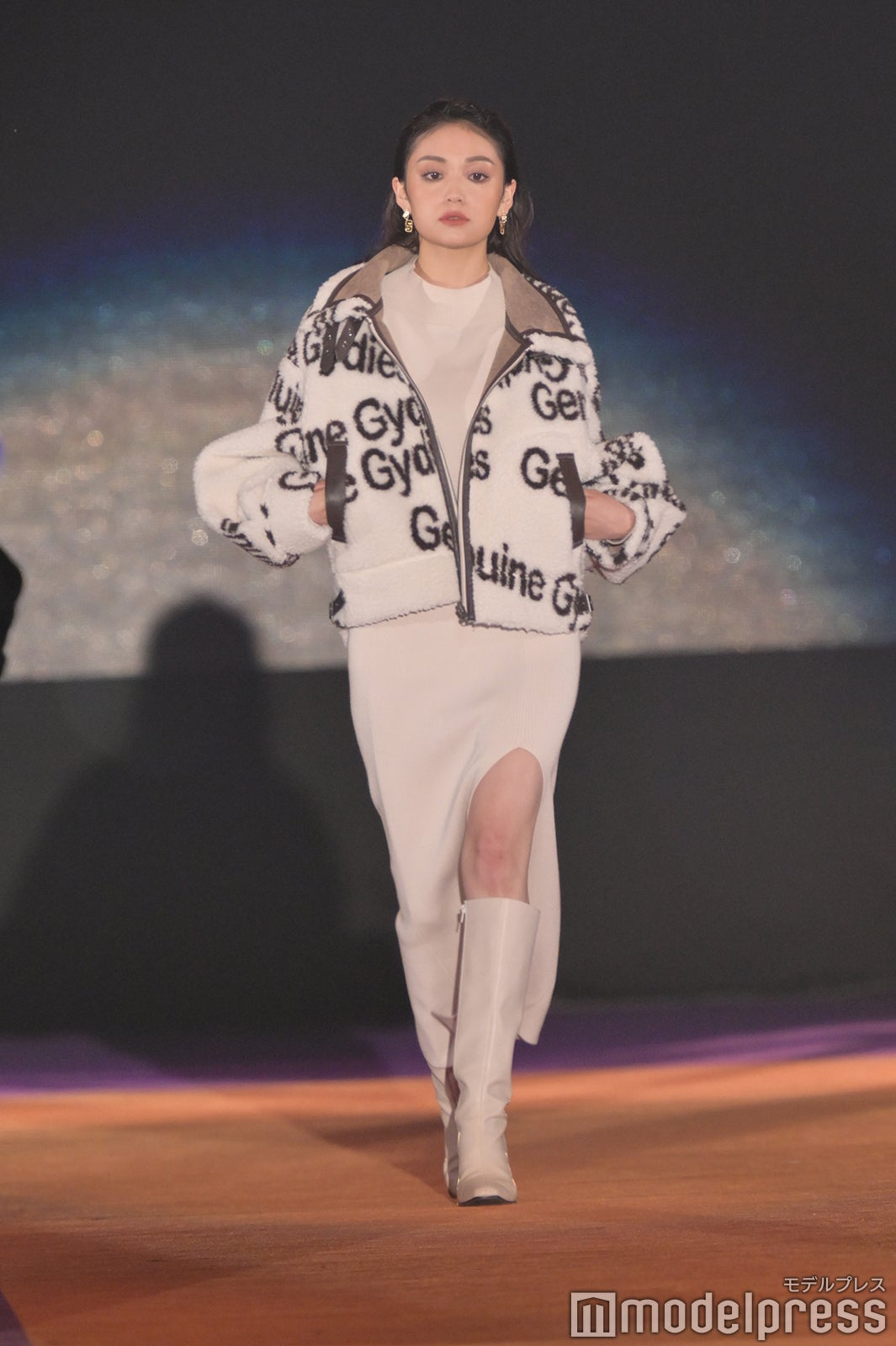 （C）モデルプレス