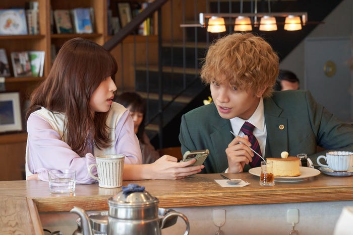 白石聖、中島健人「しょせん他人事ですから」第3話より(C)しょせん他人事ですから製作委員会