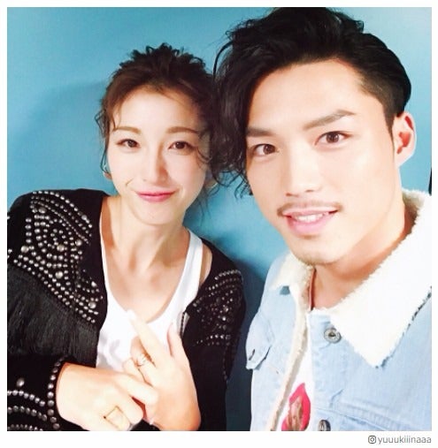 木下優樹菜、理想のイケメンモデルにぞっこん　熱々ハグに「どうなってもいい」