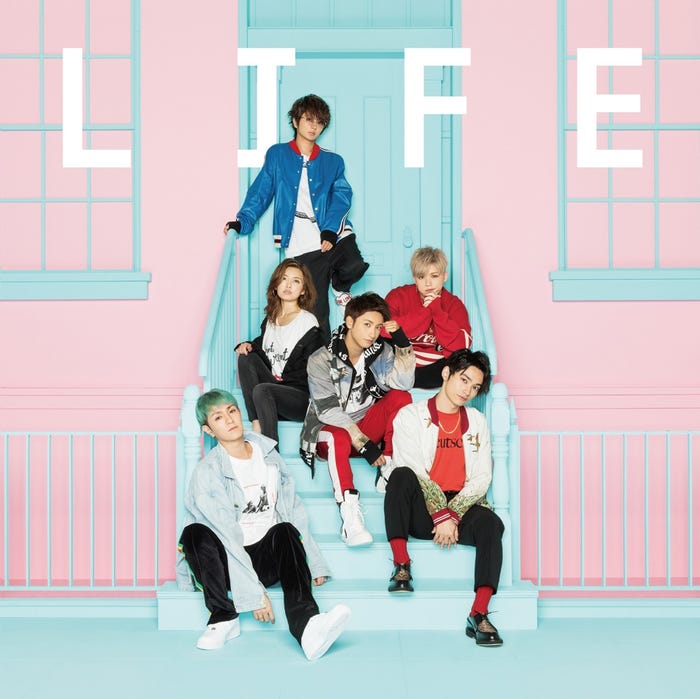 AAAの新曲「LIFE」(10月18日発売)CD(画像提供:avex)