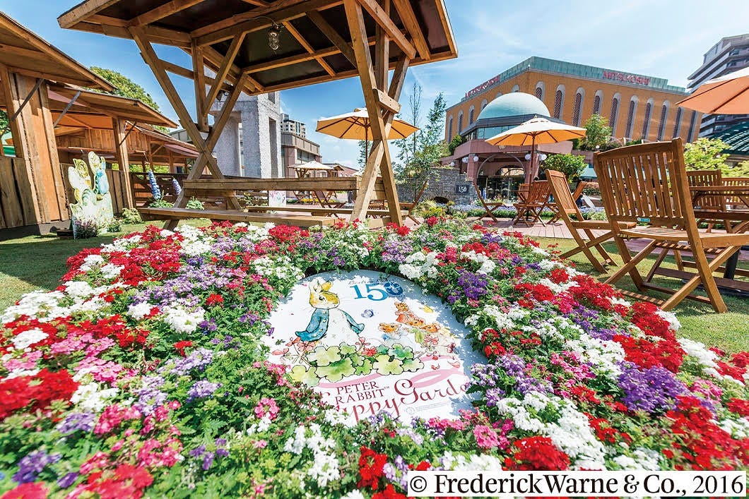 ピーターラビットのカフェにパンケーキも!花咲くガーデンで絵本の世界に迷い込む
