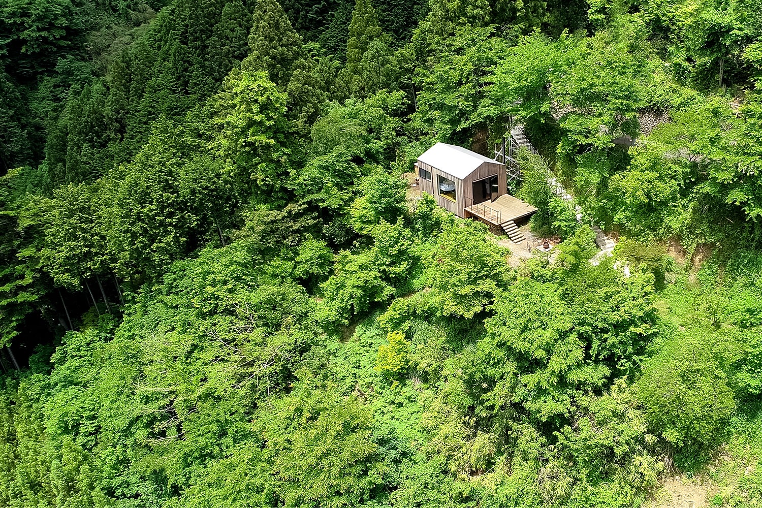 東京「THEATER1（シアターワン）」“宿泊できる映画館。”コンセプトの隠れ家グランピング施設