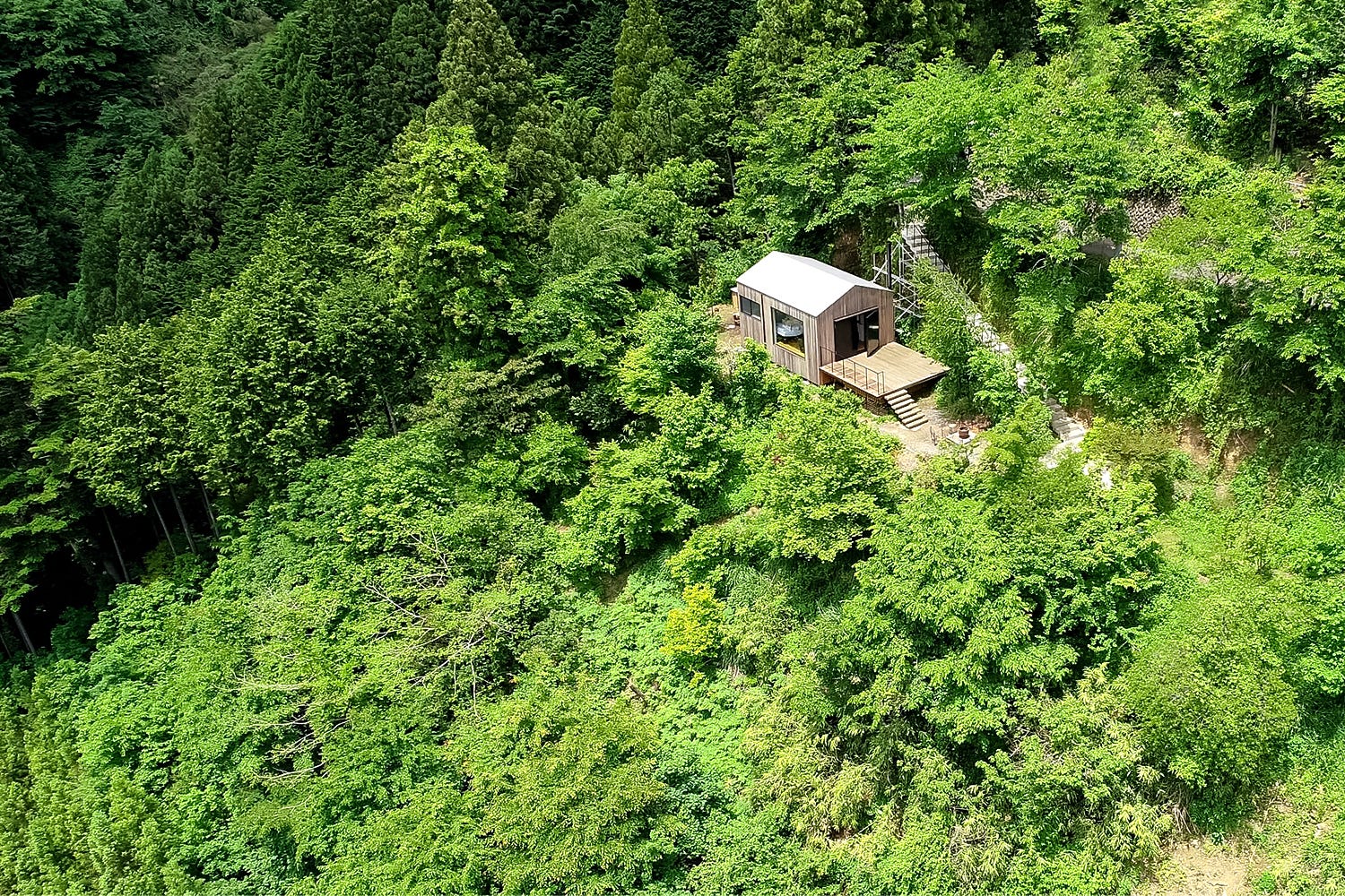 東京「THEATER1(シアターワン)」“宿泊できる映画館。”コンセプトの隠れ家グランピング施設