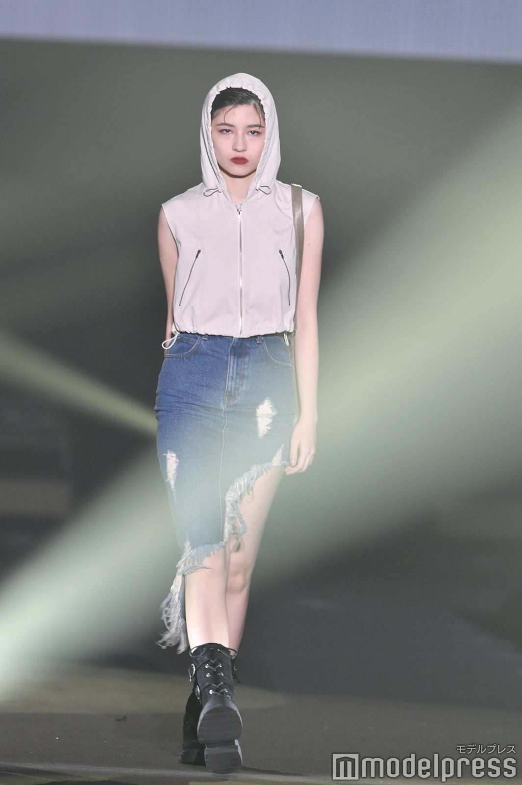 （C）モデルプレス