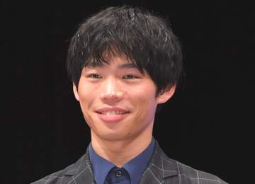 かが屋・加賀、不眠症の診断で突然医師に指摘された父との関係 脳波の異常に関係か「生い立ちによるところも」