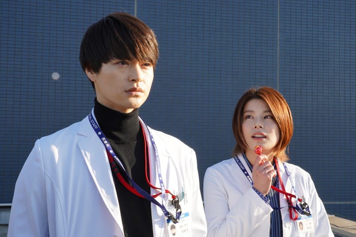 瀬戸康史、さとうほなみ「院内警察」第3話より(C)フジテレビ/共同テレビ