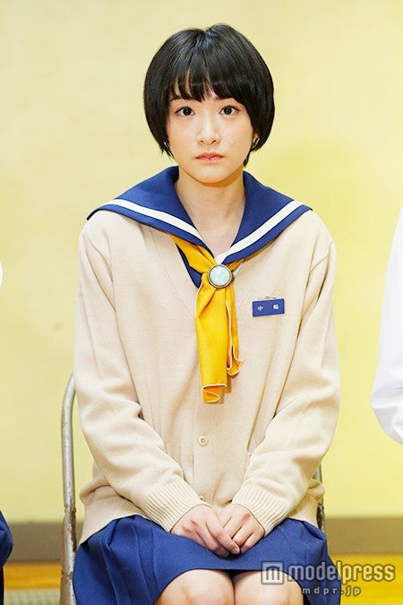 乃木坂46生駒里奈、握手会以外で初めて男性と手繋ぎ