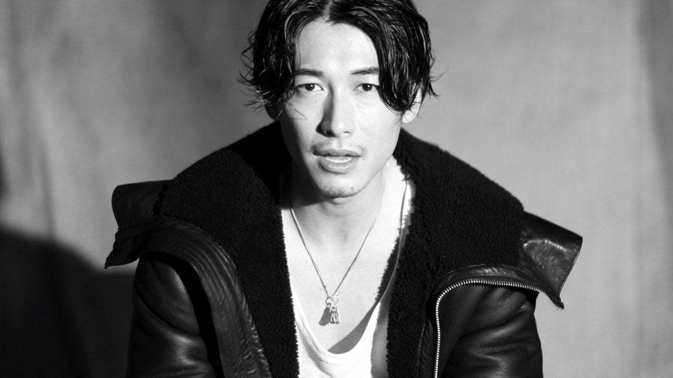 DEAN FUJIOKA、嵐の中でラップ熱唱　「Unchained Melody」MV公開