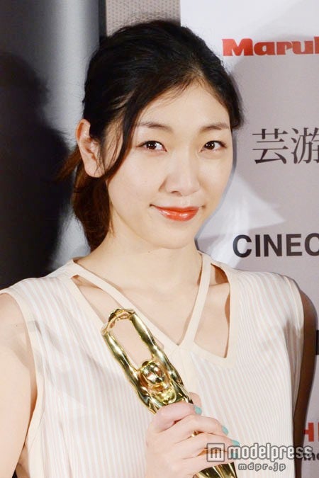 女優助演賞を受賞した安藤サクラ
