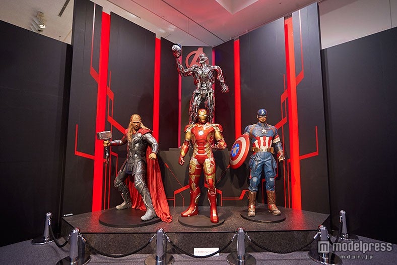 等身大フィギュア（C）MARVEL