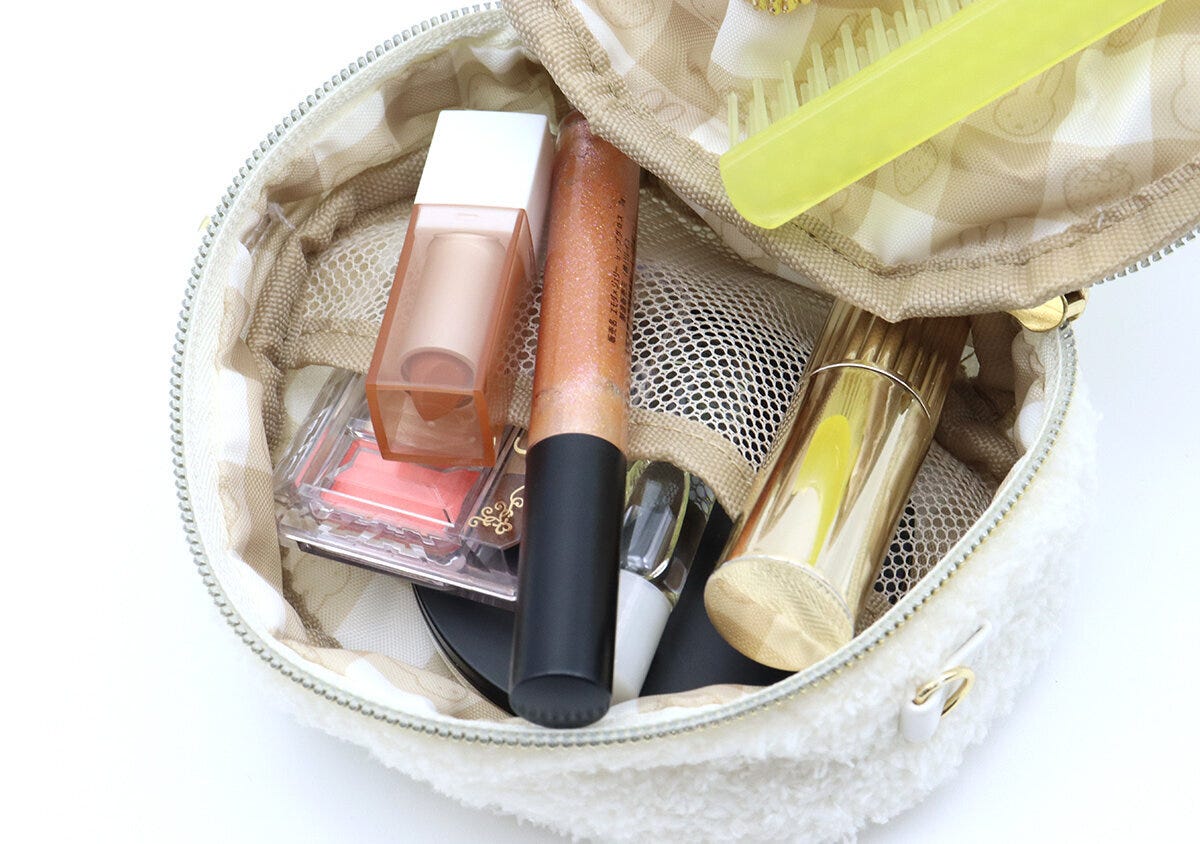 宝島社ムック付録のmiffy（ミッフィー）いちごチャームの2WAYポーチ＆ショルダーバッグ10