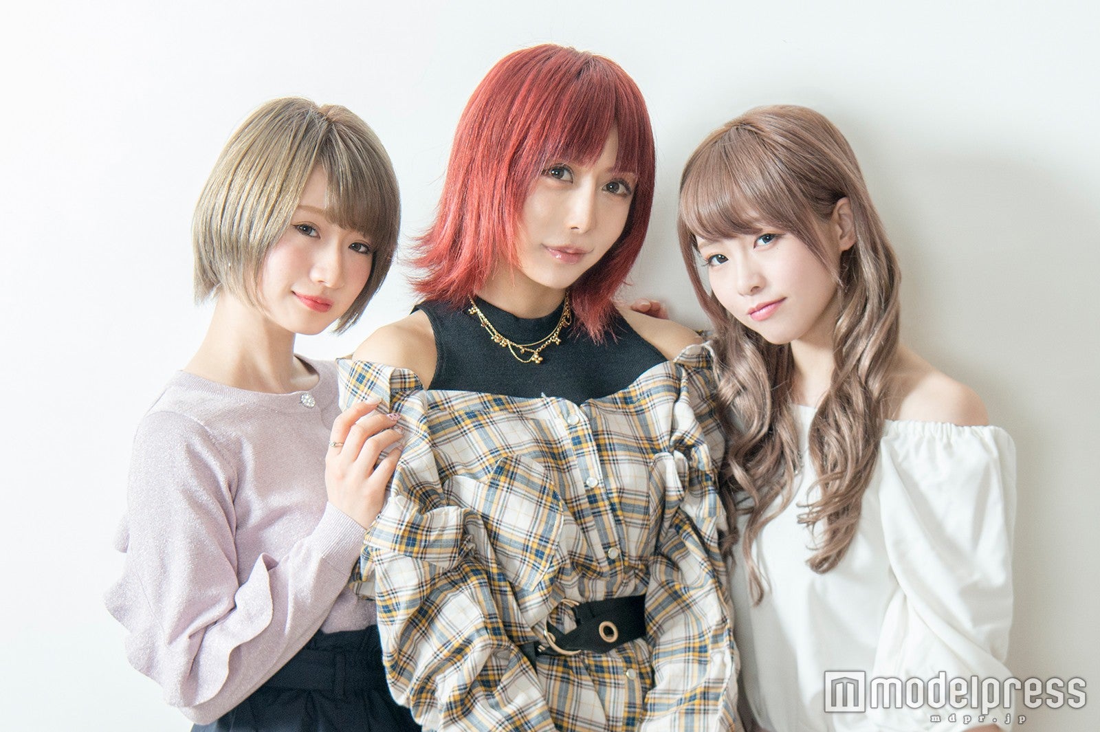 好きな男性の前でするのは恥ずかしい！女子共感の花粉悩みを聞いてみた／菊田真衣子さん、泉れおなさん、秦野真由美さん（左から）（C）モデルプレス