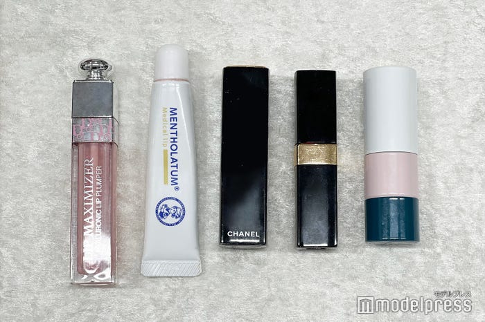 リップ/(左から)Dior、メンソレータム、CHANEL(2色)、HERMES (C)モデルプレス