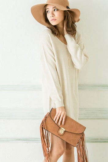 フリンジフェイクレザークラッチバッグ「Re:EDIT by GALSTAR」2,998円（税込）／画像提供：Re:EDIT by GALSTAR