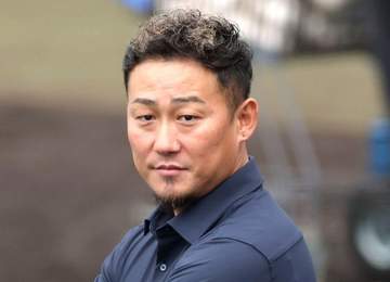 中田翔氏「これからもかっこよく突き進め！！」 元同僚の引退ねぎらうも「ん？？何か違和感。。。」と自らツッコミ SNS「その関係性こそ、日ハムって感じ」