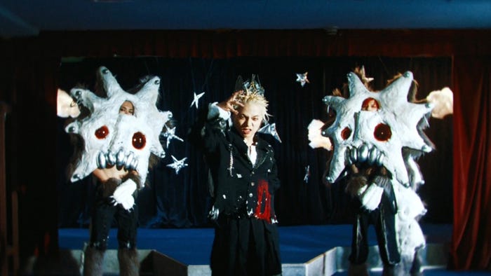 ONE OR EIGHT「Young & Reckless」MVカット(提供写真)