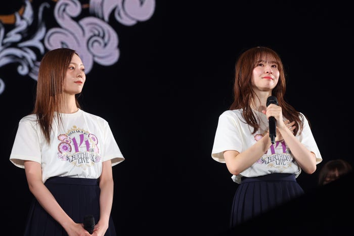 梅澤美波、菅原咲月(C)乃木坂46LLC