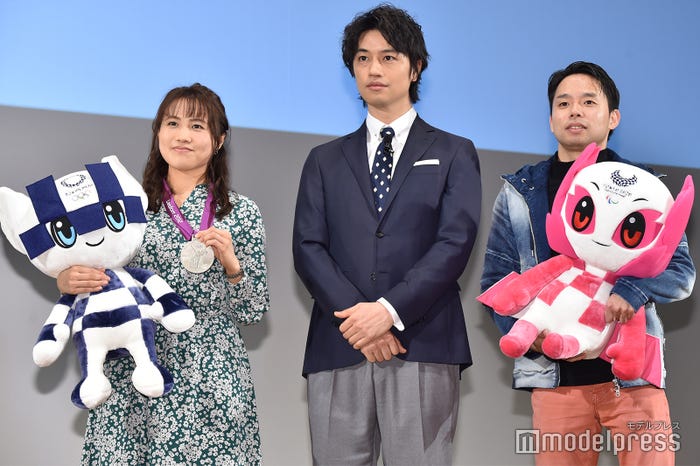 平野早矢香氏、斎藤工、江島大佑選手 (C)モデルプレス
