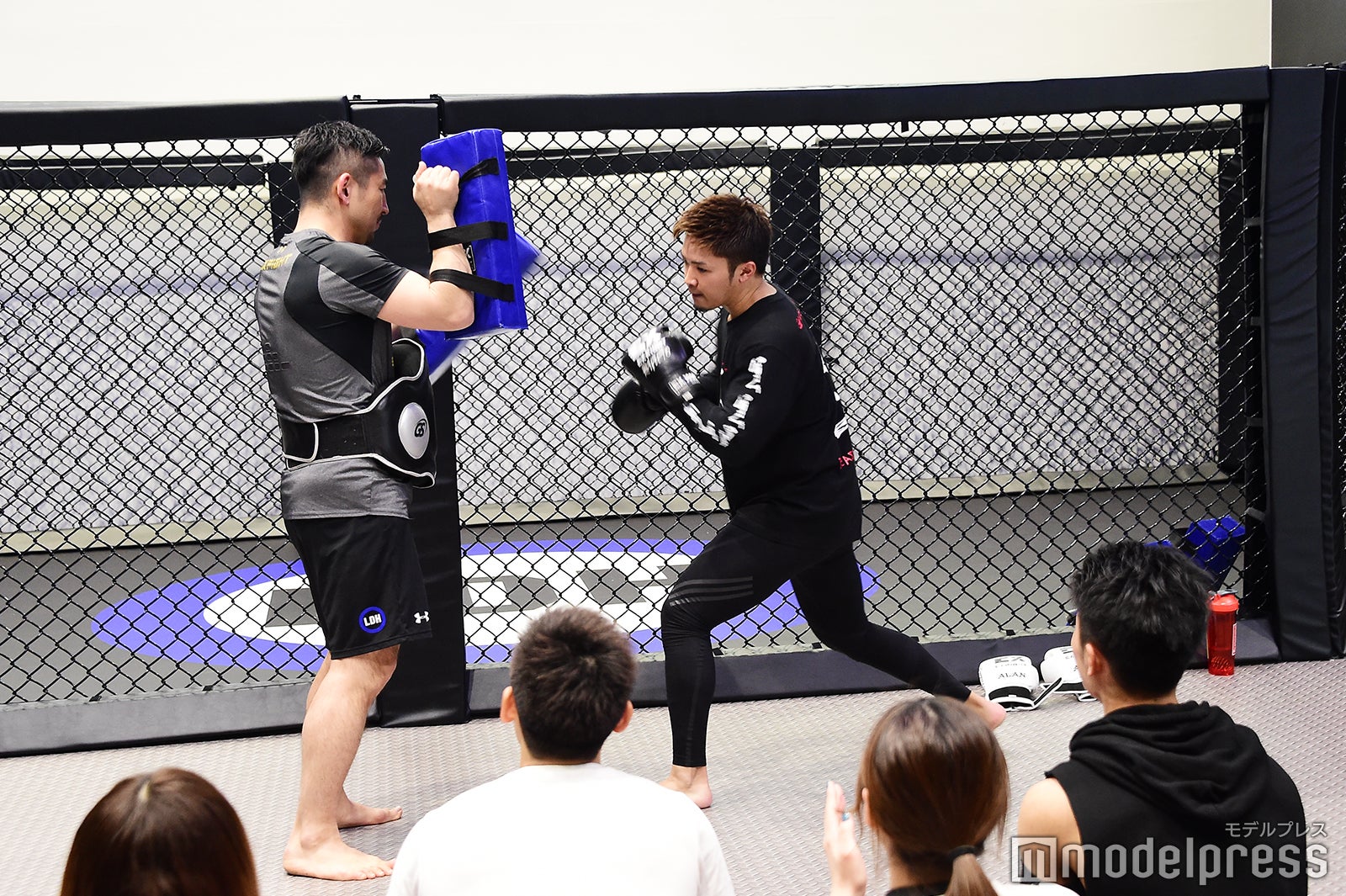 数原龍友（右） （C）モデルプレス