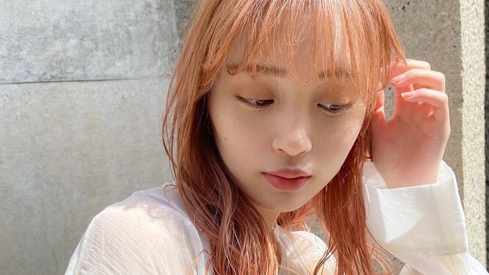 小麦肌に良く似合うカラーって 夏の思い出をヘアスタイルと共に モデルプレス
