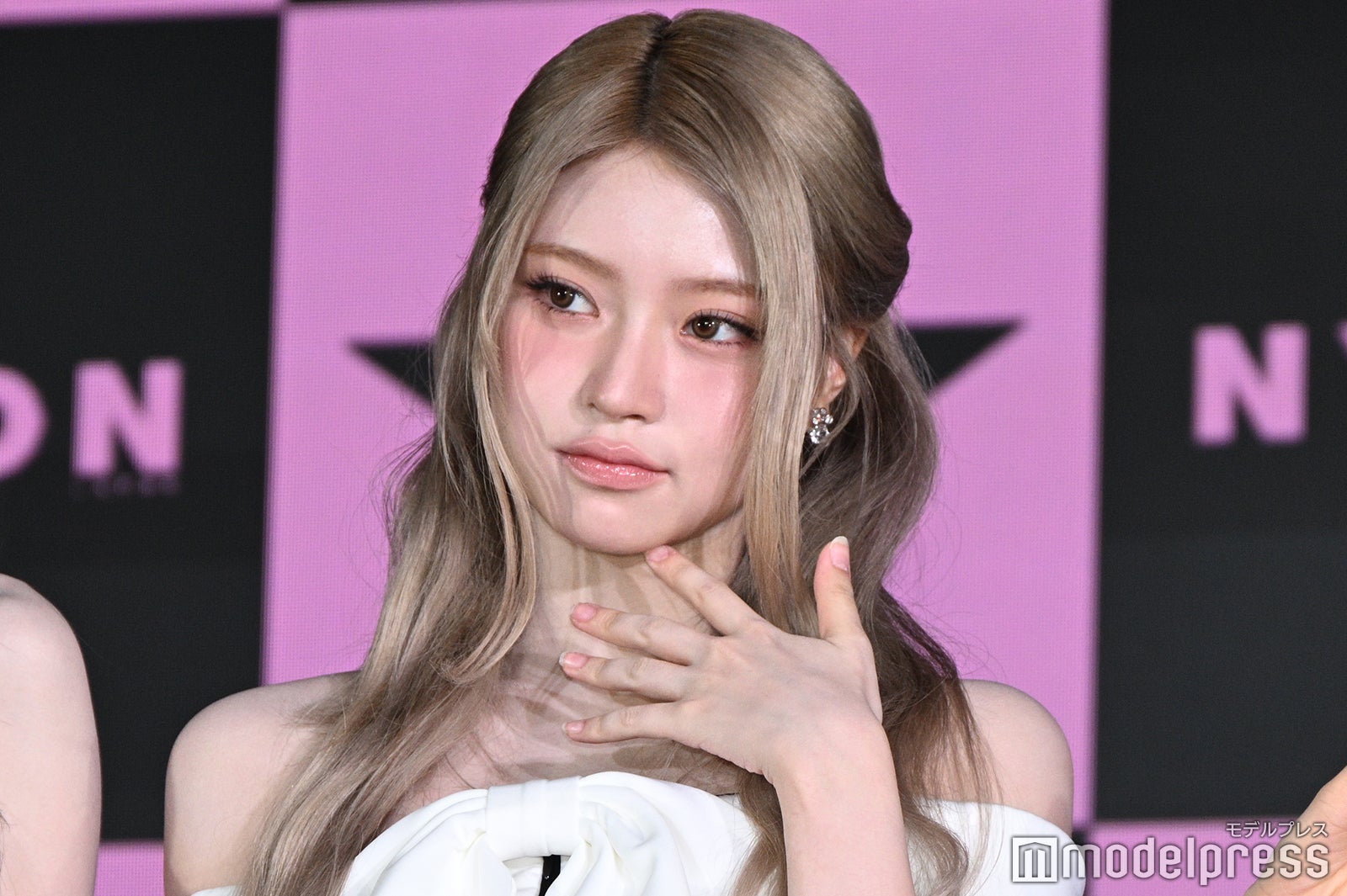 IVE妹分・KiiiKiii「東京ドームのような大きなステージ」目指す ミニボトムスで抜群スタイル輝く【NYLON’S NEXT 2026 AWARDS】