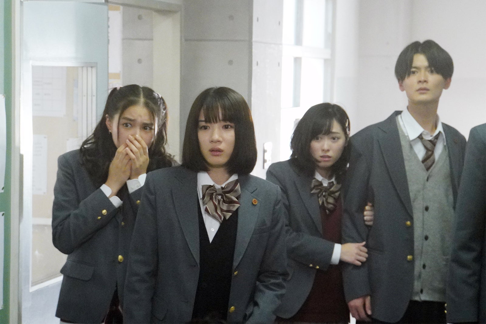 箭内夢菜、永野芽郁、福原遥、三船海斗／「3年A組 ―今から皆さんは、人質です―」第1話より（C）日本テレビ