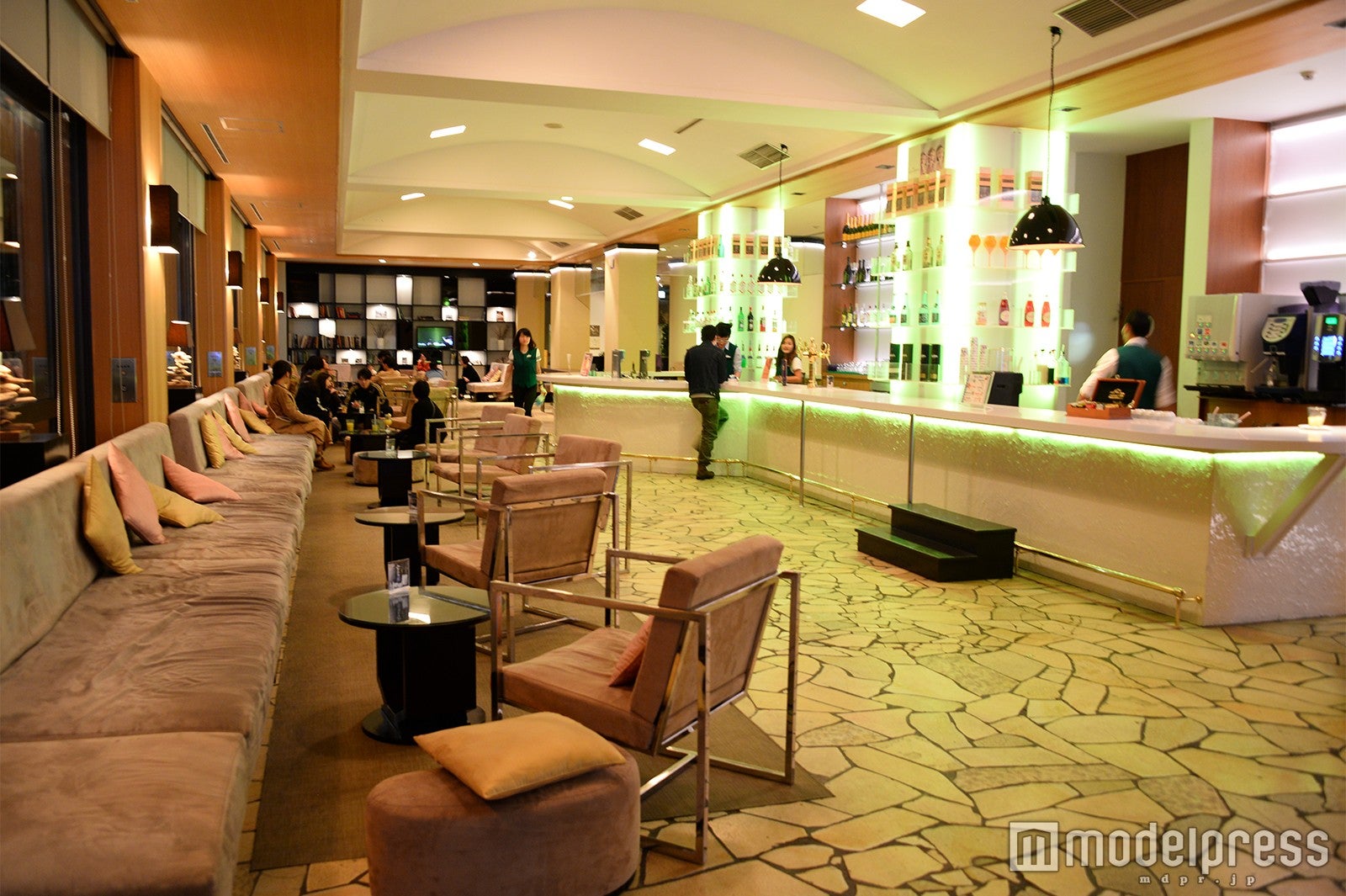 バー「Wakka」（C）モデルプレス