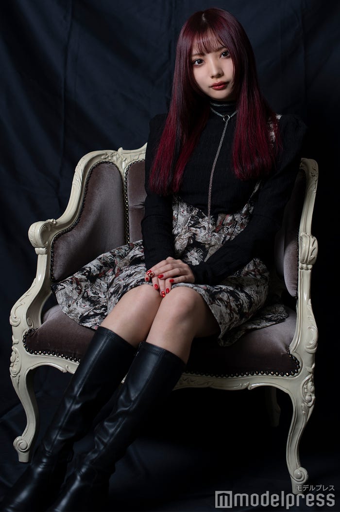 藍染カレン(C)モデルプレス