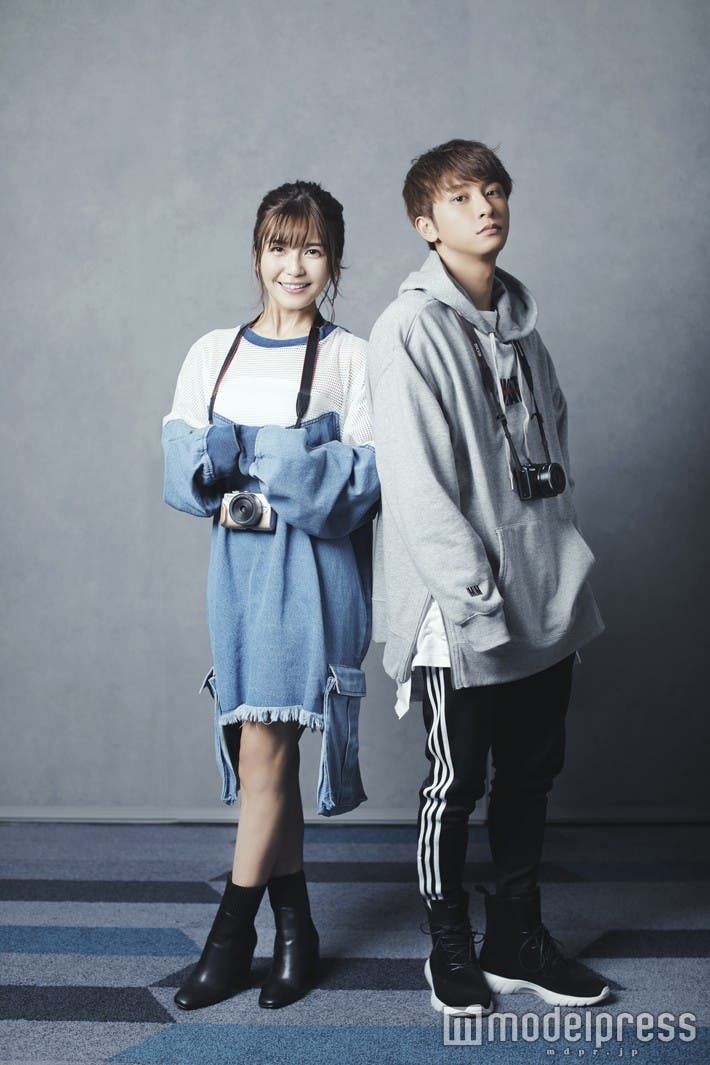 (左から)宇野実彩子、與真司郎(C)モデルプレス