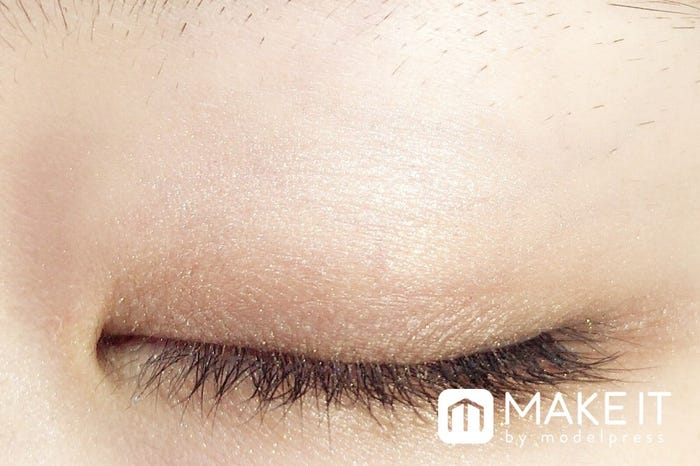 【エクセル】「スキニーリッチシャドウ」“SR03”使用 (C)メイクイット