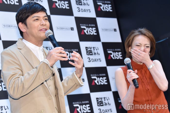 岡田圭右、西川史子(C)モデルプレス